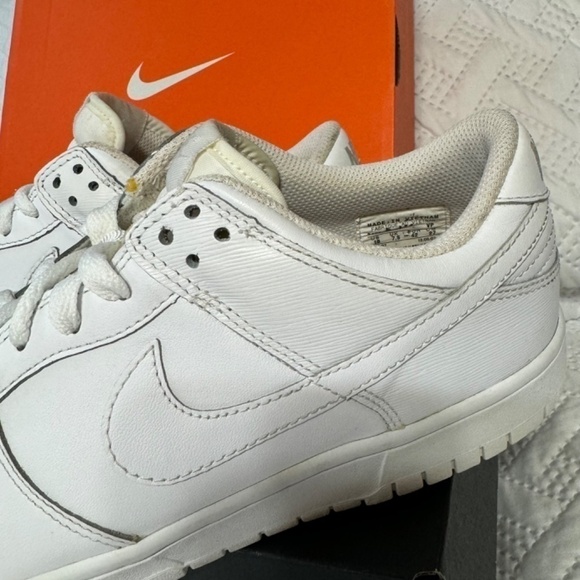 Nike Dunks Triple White 2007 ‘07 Woman Lady Size 10 Sneakers Running Shoes - Picture 6 of 9